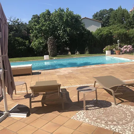 Bed & Breakfast De La Dame 4*