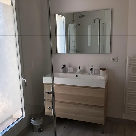 De La Dame Saint-Tropez