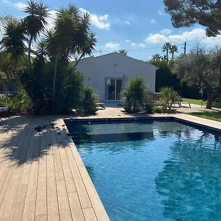 De La Dame Oda ve Kahvaltı Saint-Tropez