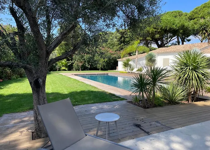 De La Dame Saint-Tropez