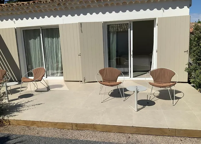 De La Dame Oda ve Kahvaltı Saint-Tropez