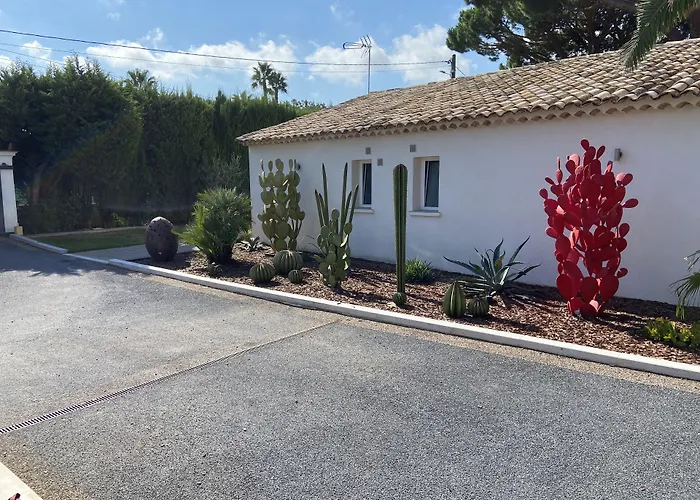 De La Dame Bed & Breakfast 4*