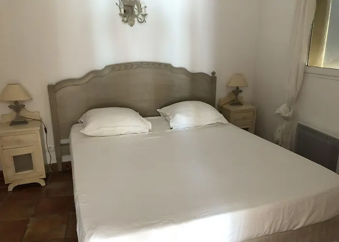 De La Dame Oda ve Kahvaltı Saint-Tropez